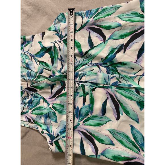 St. Tropez West Sleeveless Blouse Tropical Print SZ M - Picture 6 of 8